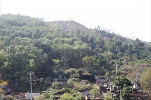 Huyện Hà Trung (Thanh Hóa): Nghĩa trang có nguy cơ bị mỏ khai thác đá xâm hại