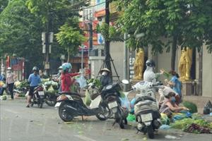 Chợ cóc hoạt động trong thời gian Hà Nội thực hiện giãn cách xã hội