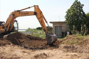 Hà Nam phát hiện một hộ kinh doanh chôn lấp hơn 500 tấn chất thải