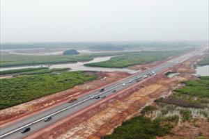Quảng Ninh thông xe kỹ thuật cao tốc Vân Đồn - Móng Cái