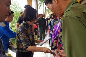 Giáo viên và phụ huynh trường Thanh Liệt chung tay ủng hộ đồng bào miền Trung