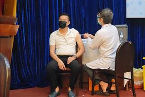Gần 300 phóng viên tại TP.HCM được tiêm vắc-xin ngừa Covid-19 trong ngày 23/6