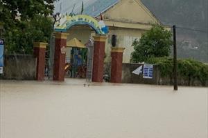 Nghệ An: Lũ lụt bao trùm miền quê nghèo