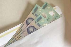 Trưởng trạm y tế lưu động bị tố “vòi” tiền F0 mới cho đi viện điều trị