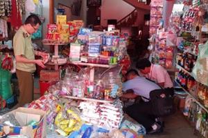Lạng Sơn: Phát hiện xử lí hàng trăm chiếc bánh Trung Thu quá hạn tại huyện Bắc Sơn