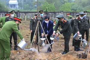 Rộn ràng phong trào “Tết trồng cây” tại tỉnh Thừa Thiên - Huế
