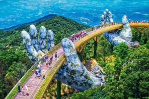 “Cú lách khe cửa hẹp” đầy ấn tượng của du lịch Việt Nam trong năm 2020