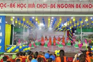 Hàng trăm ngàn giáo viên, học sinh Hà Tĩnh nô nức khai trường