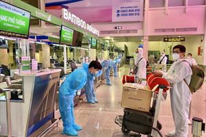Bamboo Airways bay chuyên cơ khứ hồi đưa gần 200 y - bác sĩ từ miền Trung vào TP.HCM chống dịch