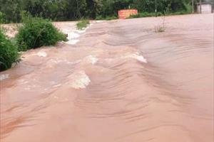 TT - Huế: Tiếp tục vận hành điều tiết nước tại hồ Hương Điền