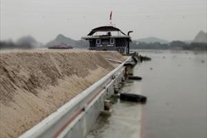 Quảng Ninh: Kiểm tra, phát hiện chủ tàu chở hơn 500m3 cát không có hóa đơn chứng từ