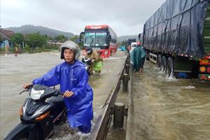 Nhiều tuyến đường tại tỉnh Thừa Thiên - Huế bị ngập