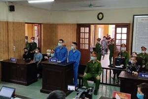 Nổ súng vào xe Dương Minh Tuyền, 2 đối tượng lĩnh án 69 tháng tù