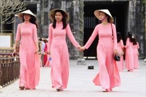 Miễn 100% vé tham quan di tích Huế đối với công dân khi mặc áo dài truyền thống Việt Nam