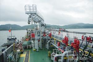Phú Yên: Điều tra tàu nước ngoài vận chuyển hơn 4.348 tấn xăng Ron 92 không rõ nguồn gốc