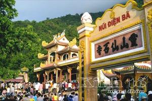 Linh thiêng lễ hội núi Bà Đen ở Tây Ninh