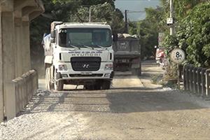 Ninh Bình: Nhiều con đường xuống cấp trầm trọng vì xe quá tải!