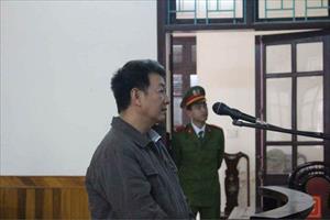 Hà Tĩnh: Tài xế container hất văng cảnh sát giao thông lĩnh 10 năm tù