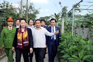 Chủ tịch Quốc hội đánh giá cao sự vào cuộc quyết liệt của người dân Hà Tĩnh trong XDNTM