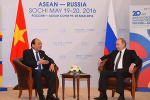 Thủ tướng Chính phủ Nguyễn Xuân Phúc hội kiến Tổng thống Liên bang Nga V. Putin