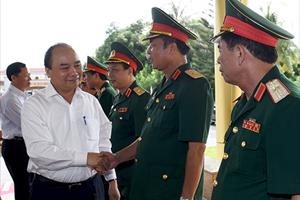 Thủ tướng Chính phủ thăm, làm việc với Quân khu 4