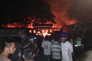 Hà Tĩnh: Cháy chợ thị trấn gây thiệt hại hàng chục tỷ đồng