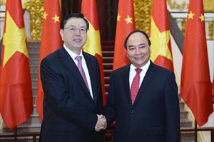 Thủ tướng Nguyễn Xuân Phúc hội kiến Ủy viên trưởng Ủy ban Thường vụ Nhân đại Trung Quốc