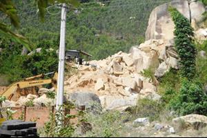 Khai thác đá trái phép tại núi Hòn Chà: Kiên quyết xử­  lý