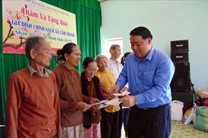 Tập đoàn Đất Quảng mang xuân ấm về với đồng bào nghèo tỉnh Quảng Nam
