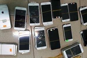 Hà Nội: Phát hiện và thu giữ nhiều điện thoại di động hiệu iphone không rõ nguồn gốc