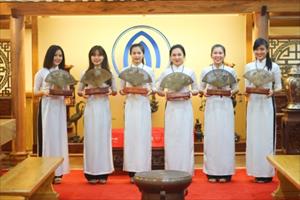 Quạt trầm hương Khánh Hòa được chọn làm quà tặng đại biểu dự APEC