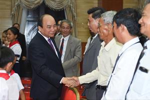 Thủ tướng Nguyễn Xuân Phúc thăm bà con kiều bào tại Camphuchia