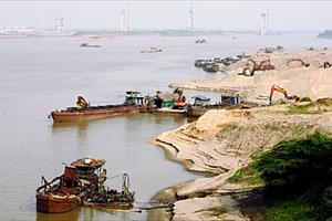 Phó Thủ tướng yêu cầu điều tra hoạt động khai thác cát trái phép tại Hưng Yên