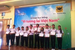 Bình Điền trao học bổng “Vì tương lai Việt Nam”