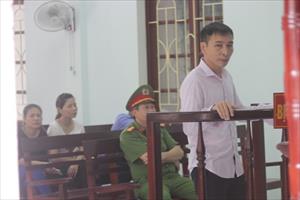 Vu khống lãnh đạo huyện nhận hối lộ tình dục, nguyên Bí thư đảng ủy xã lĩnh án 27 tháng tù giam