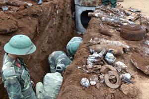Đắk Lắk: Phát hiện số lượng lớn bom mìn và đạn pháo trong khu vực dân cư