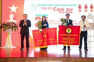 Tạp chí Cao su Việt Nam đón nhận Huân chương Lao động hạng Nhất