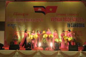 Bế  mạc Hội chợ Thương mại Việt Nam - Campuchia 2016