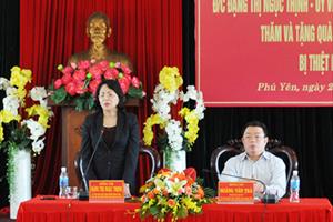 Phú Yên: Phó Chủ tịch nước thăm hỏi, động viên, hỗ trợ người dân vùng lũ
