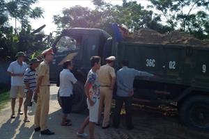 Thanh Hóa: Trưởng Công an xã cản trở CSGT xử lý xe quá tải