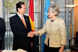 Thủ tướng thăm UNESCO