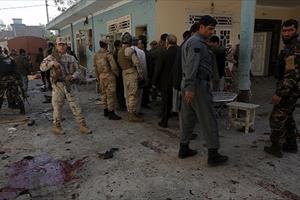 Đánh bom liều chết ở Afghanistan, gần 30 người thương vong