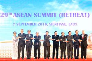 Thủ tướng kết thúc tốt đẹp chuyến tham dự Hội nghị Cấp cao ASEAN