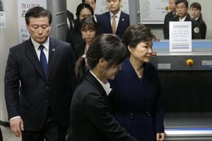 Vì sao người dân Hàn Quốc muốn tống giam cựu Tổng thống Park Geun-hye?