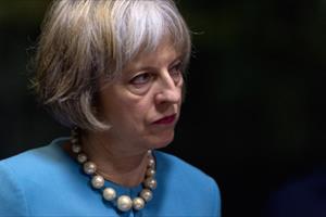 Bầu cử sớm ở Anh “trượt ra ngoài” kịch bản của Thủ tướng Theresa May