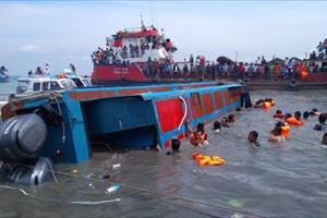 Indonesia: Tàu cao tốc bị lật, ít nhất 8 người thiệt mạng