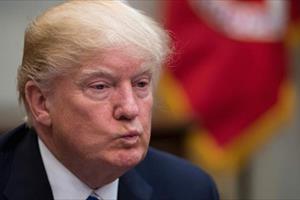 Tổng thống Mỹ Donald Trump đang bị “thực tiễn vượt mặt”