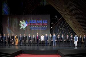 Thủ tướng tham dự Khai mạc Hội nghị cấp cao ASEAN lần thứ 31