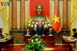 Chủ tịch nước tiếp đoàn đại biểu Lào có công với cách mạng Việt Nam