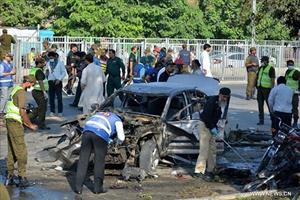 Đánh bom nhằm vào xe cảnh sát ở Pakistan, 30 người thương vong